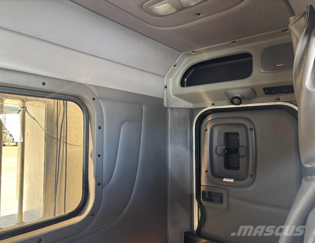 Peterbilt 389 Tahače