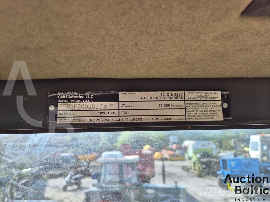 CASE 821 C Kolové nakladače