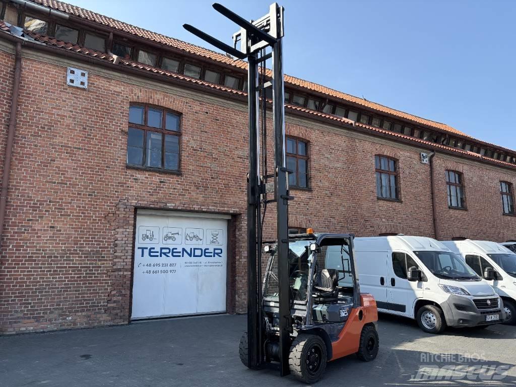 Toyota 06-8FD30F Dieselové vozíky