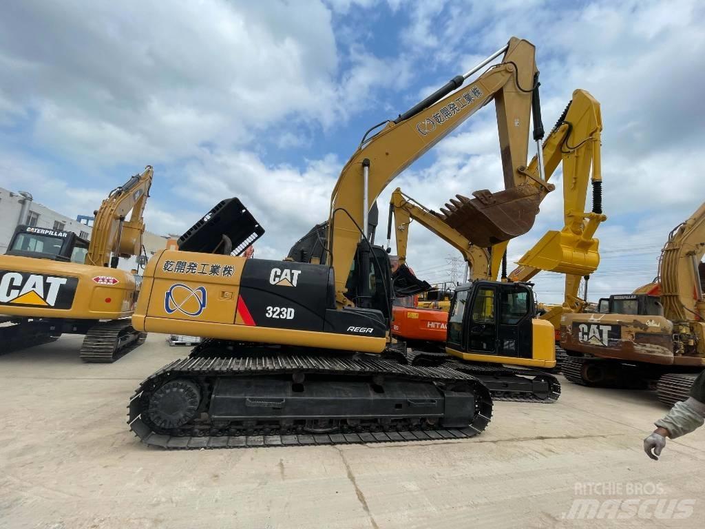 CAT 323 D Pásová rýpadla