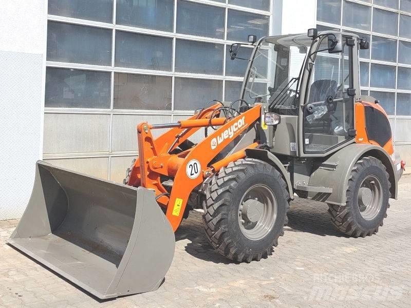 Atlas AR 400 Smykem řízené nakladače