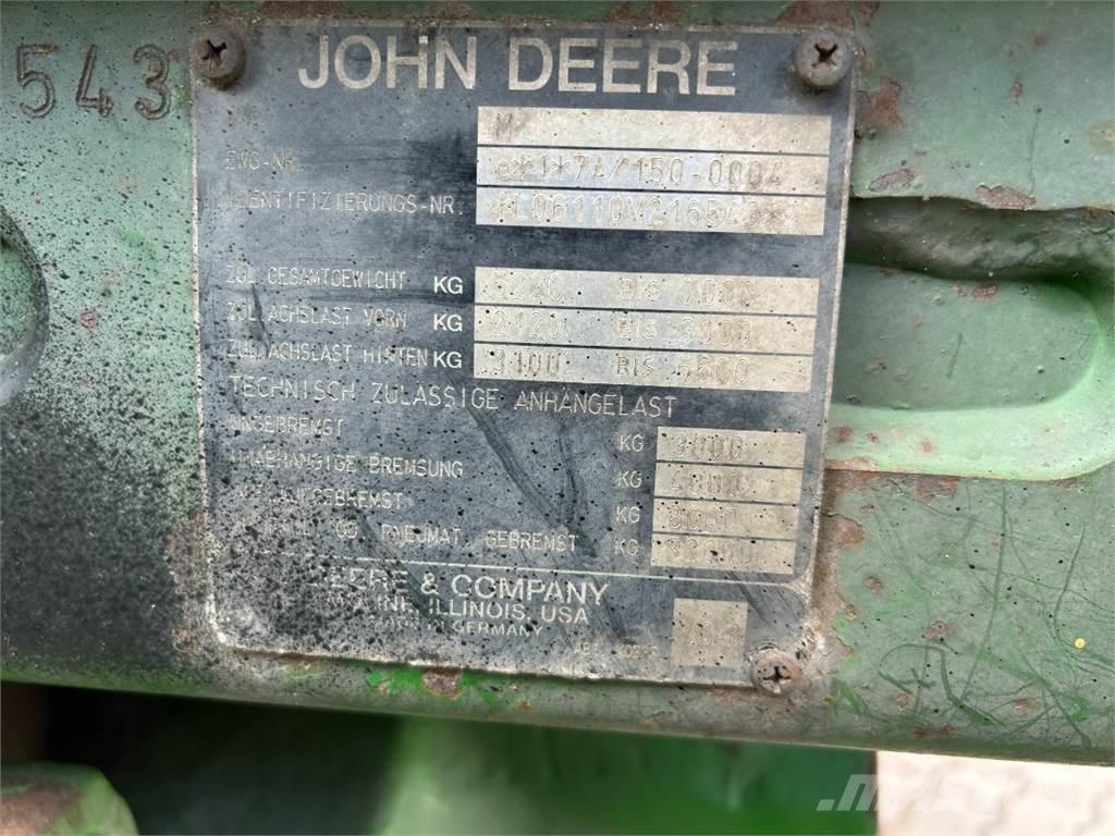 John Deere 6110 Traktory
