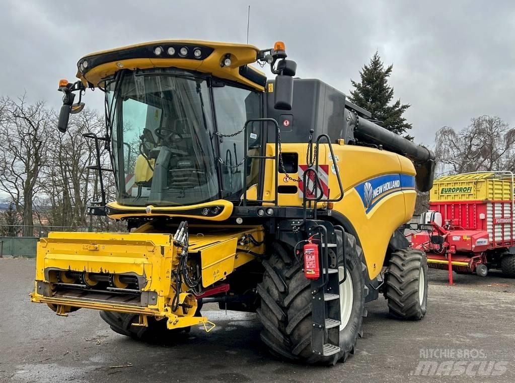 New Holland CX 880 Sklízecí mlátičky