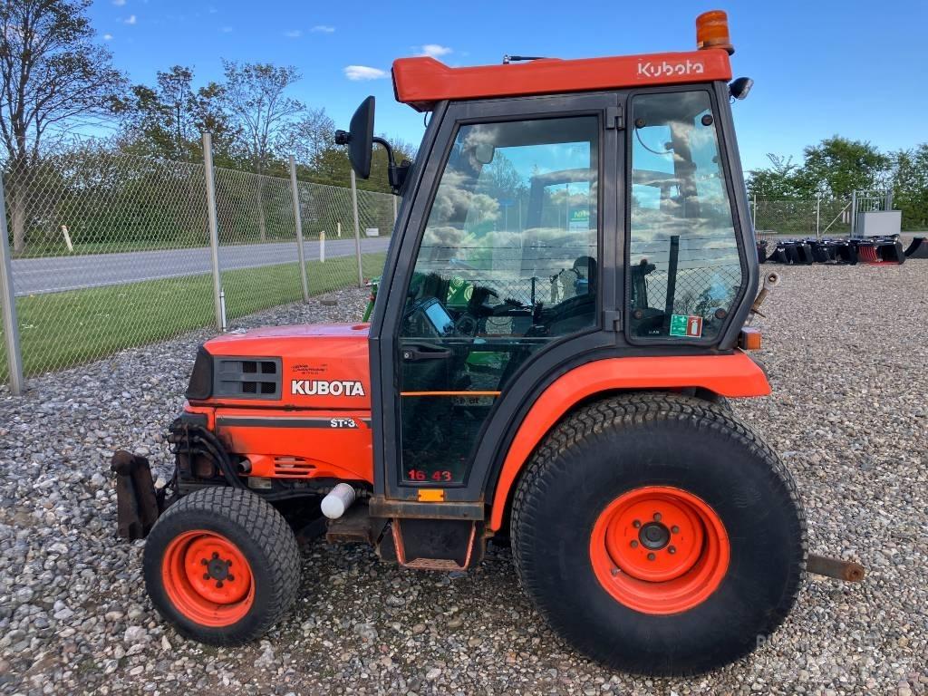 Kubota ST 30 Kompaktní traktory