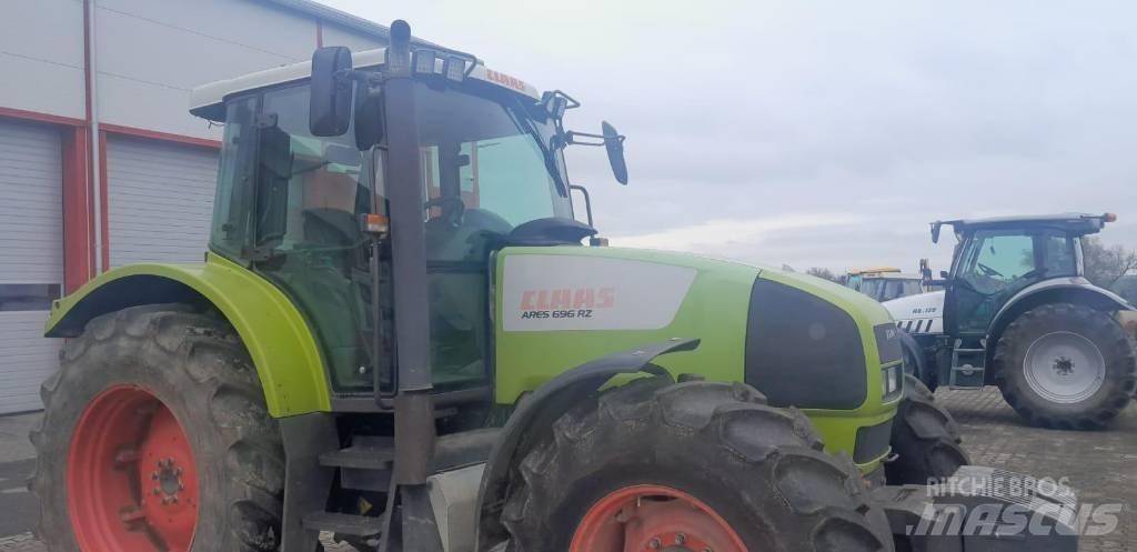 CLAAS Ares 696 RZ Traktory