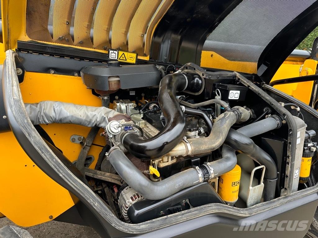 JCB 535-125 Teleskopické manipulátory
