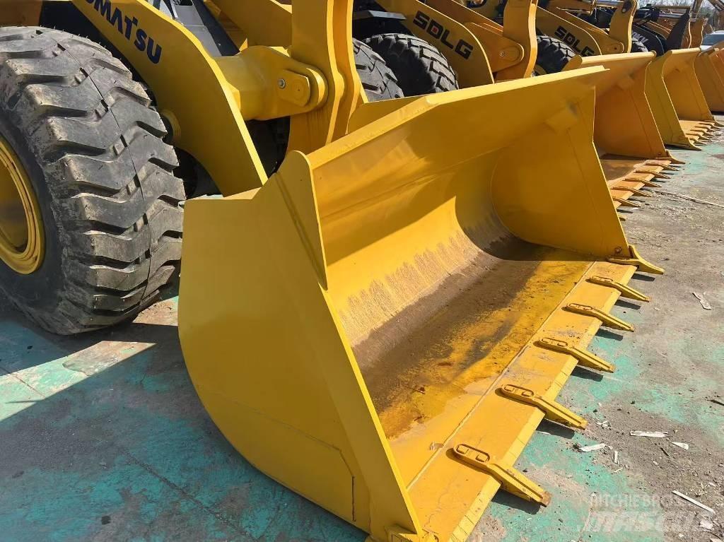 Komatsu WA 380 Kolové nakladače