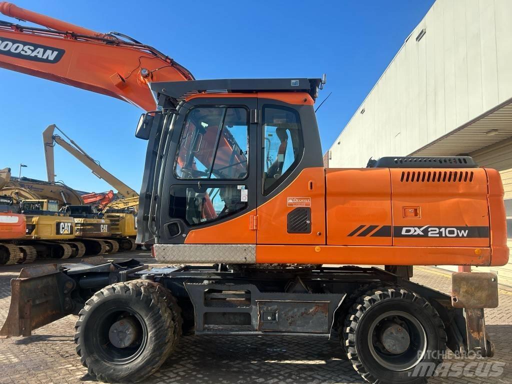 Doosan DX 210 W Kolová rýpadla