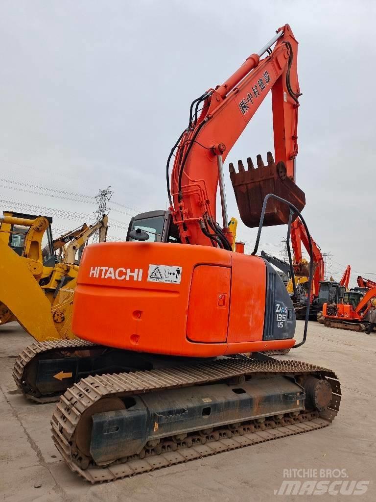 Hitachi ZX 135 US Pásová rýpadla