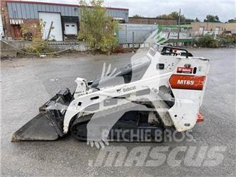 Bobcat MT85 Smykem řízené nakladače