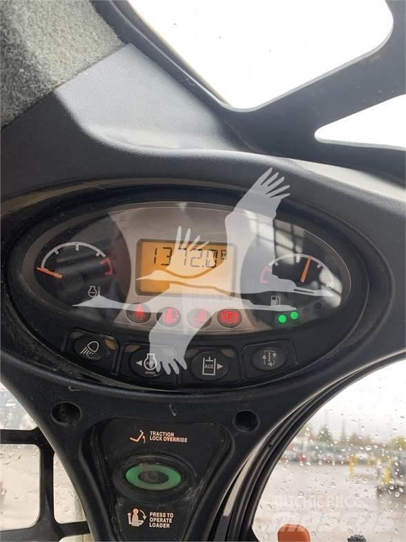 Bobcat T770 Smykem řízené nakladače