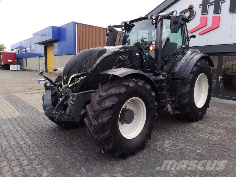 Valtra T235 Versu Traktory