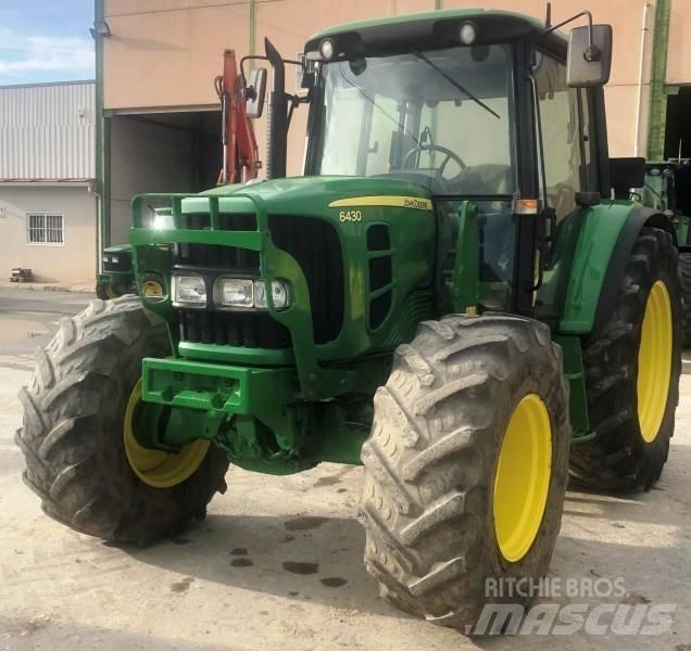 John Deere 6430 Traktory