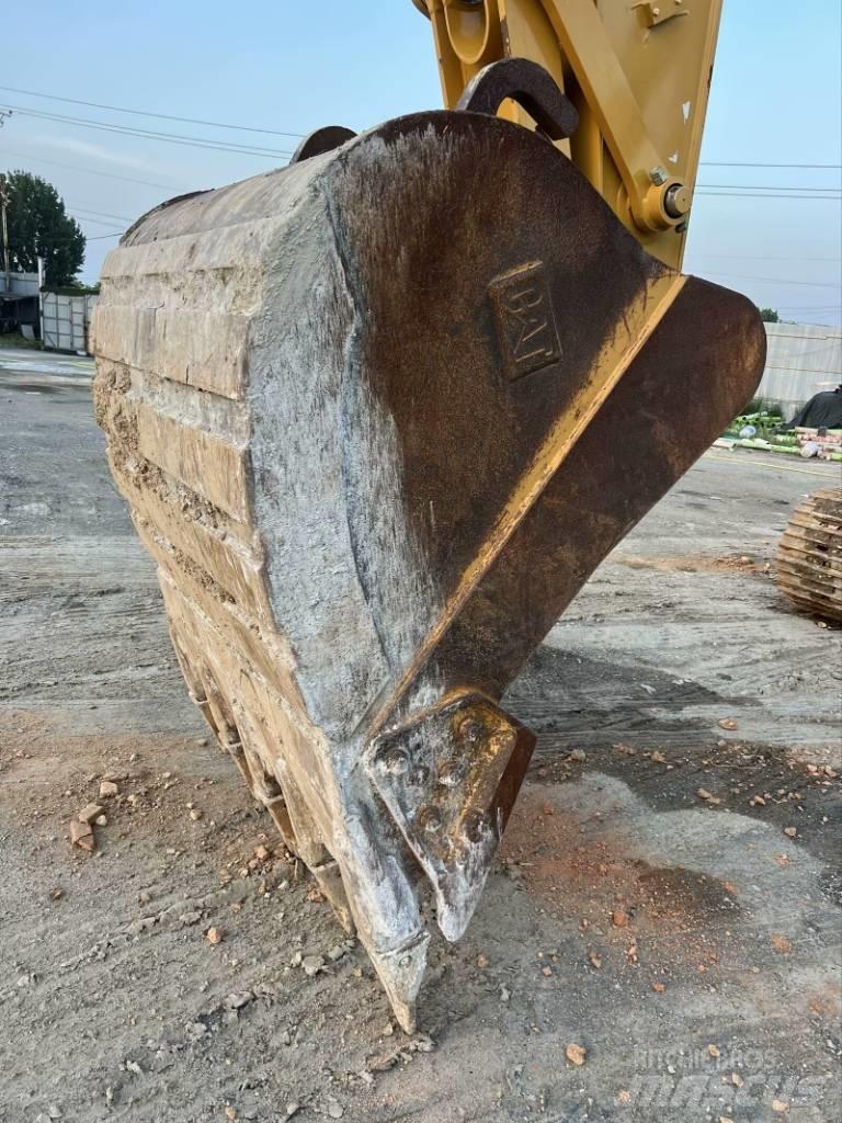 CAT 330 GC Pásová rýpadla