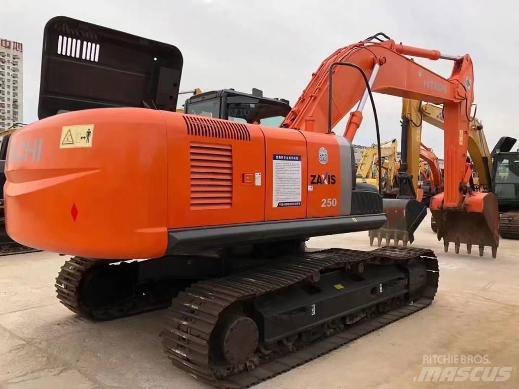 Hitachi ZX 250 Pásová rýpadla