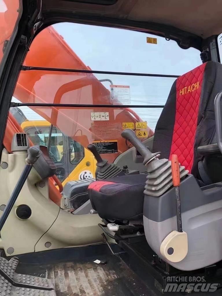 Hitachi ZX 250 Pásová rýpadla