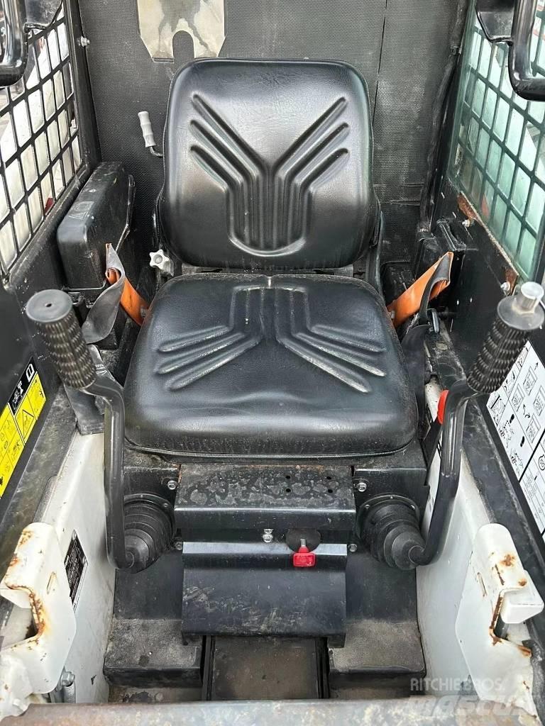 Bobcat S 70 Smykem řízené nakladače