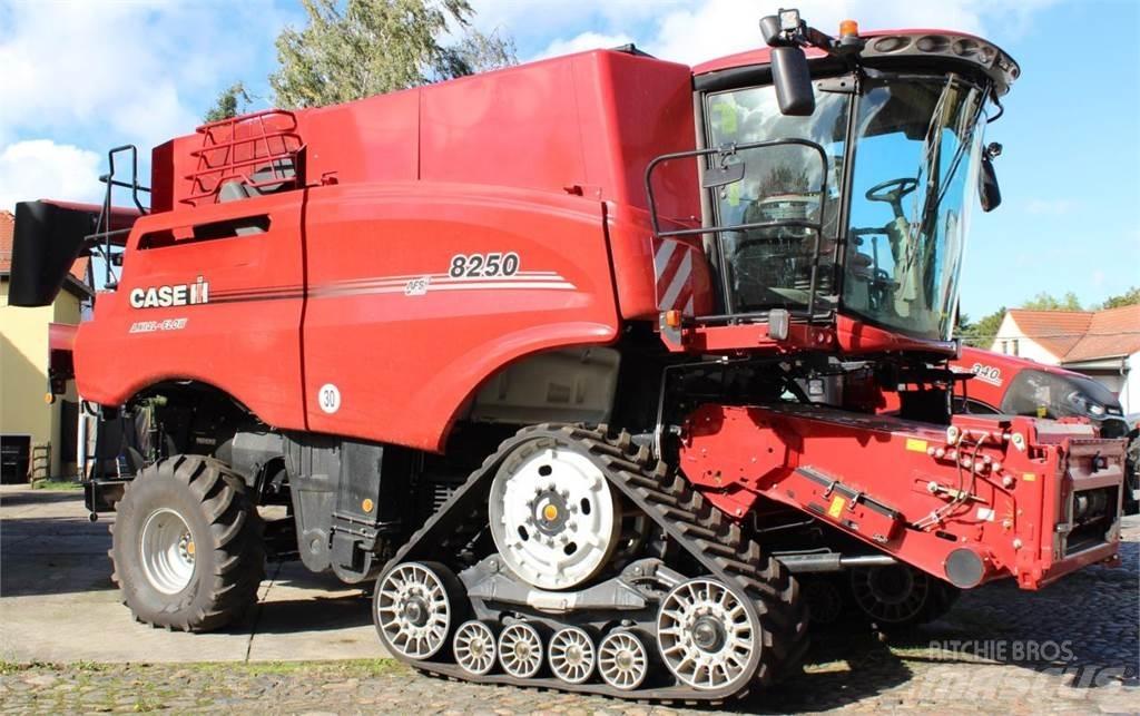 Case IH AF 8250 Sklízecí mlátičky
