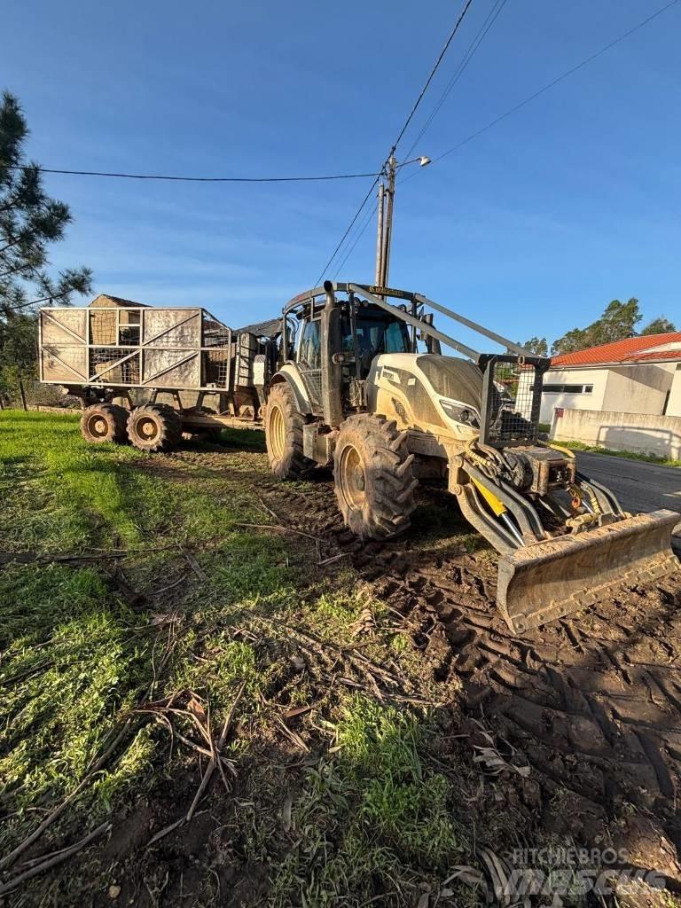 Valtra T 174 Vyvážecí traktory
