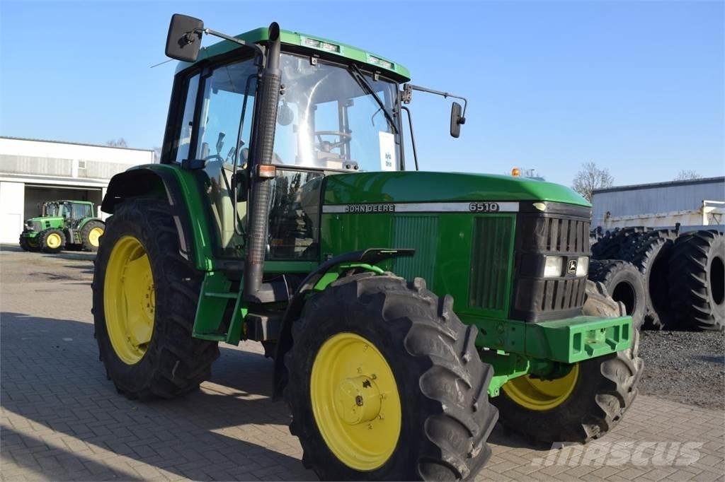 John Deere 6510 Traktory