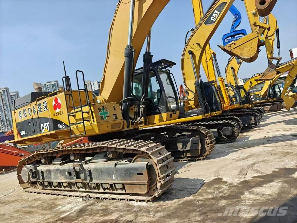 CAT 374 Pásová rýpadla