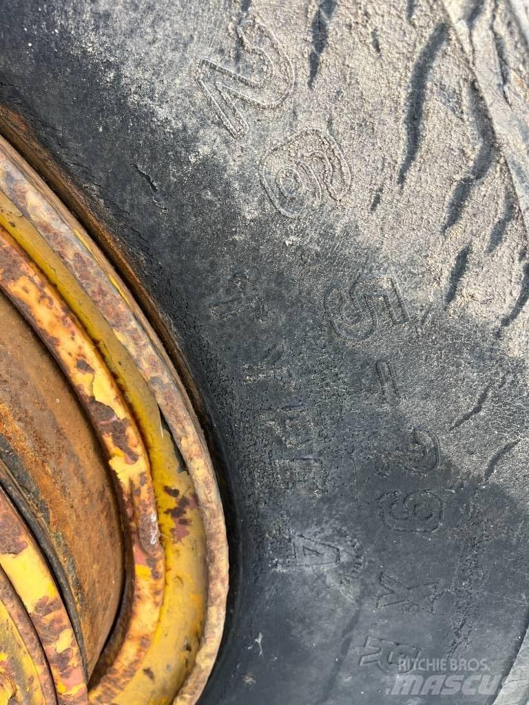 CAT 619 Skrejpry