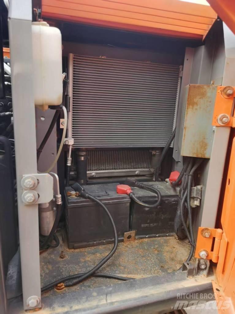 Hitachi ZX 70 Midi rýpadla 7t - 12t