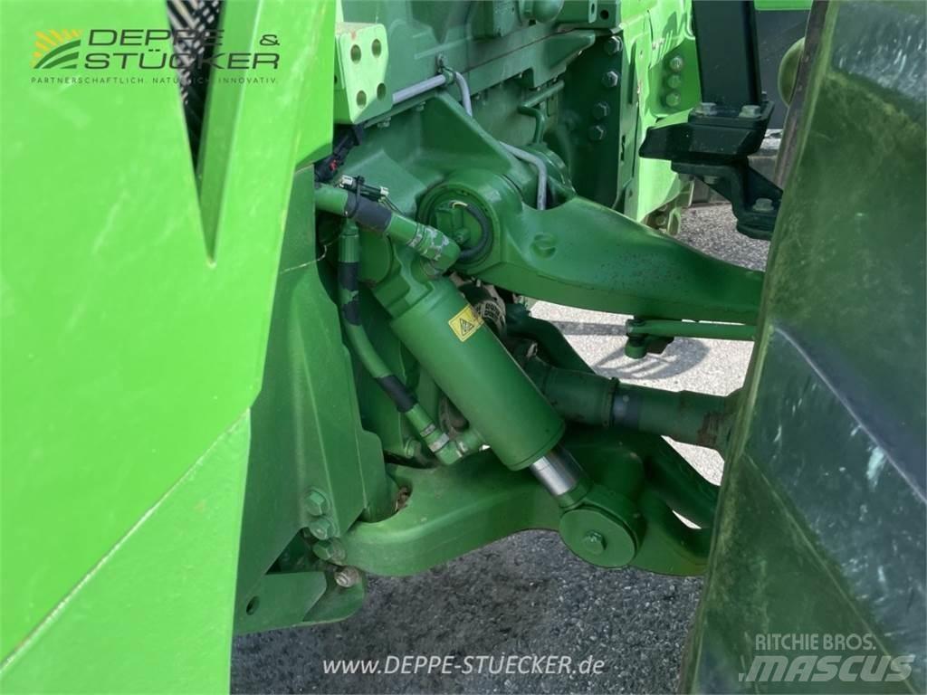 John Deere 8335R Traktory