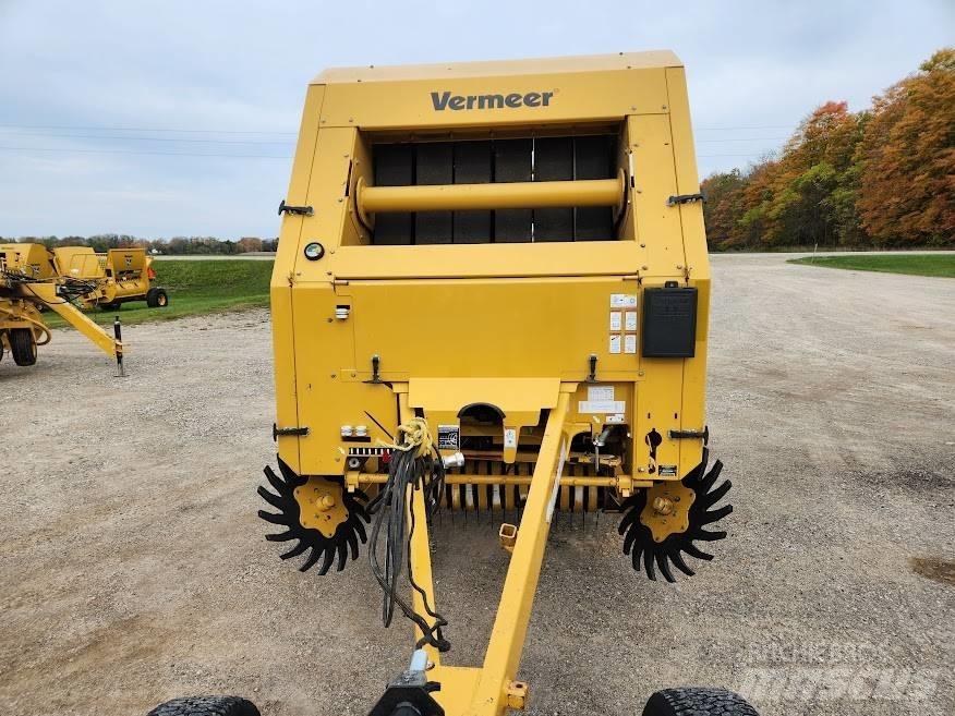 Vermeer 504N Lis na válcové balíky