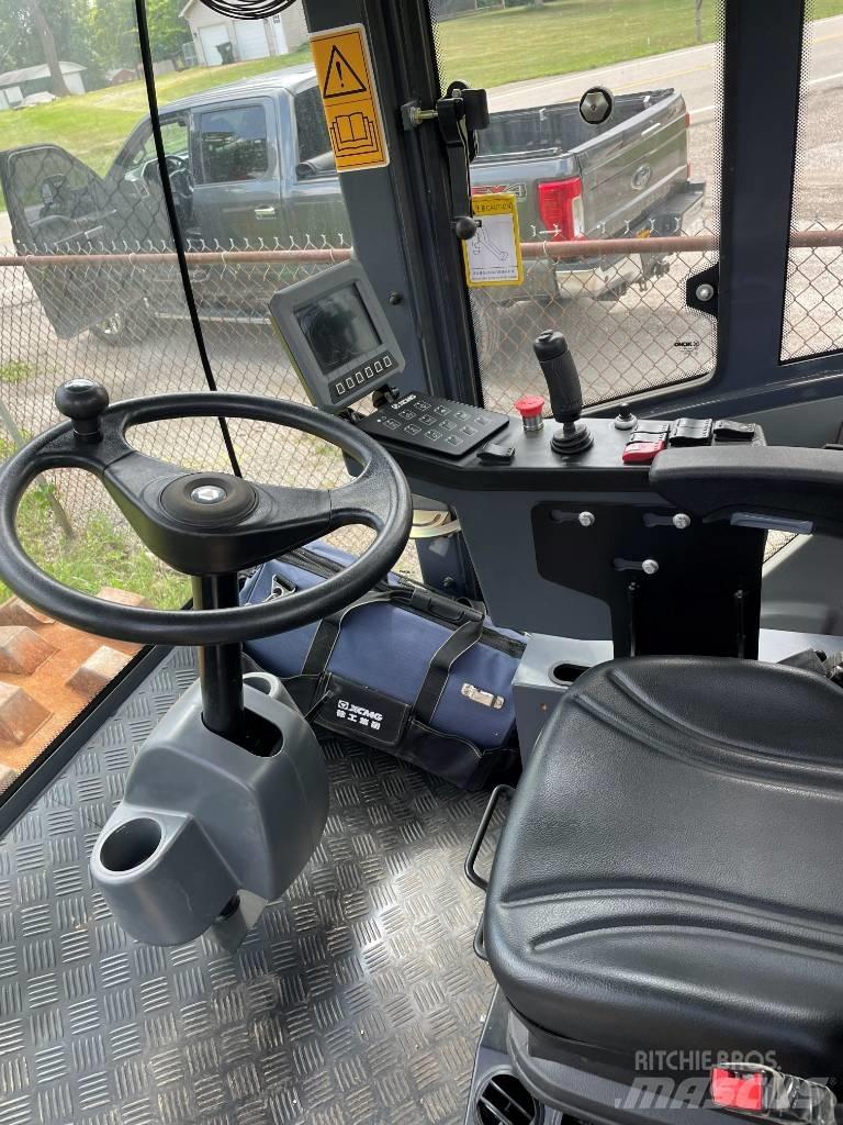 XCMG CV 83 PDU Tahačové válce