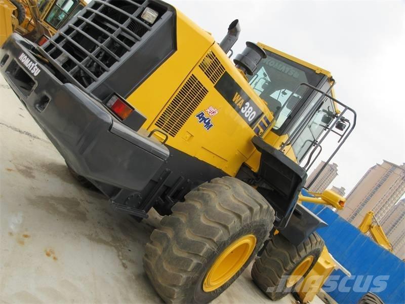 Komatsu WA 380 Kolové nakladače
