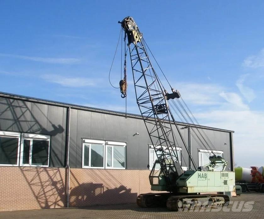 Hitachi KH125-3 Pásové jeřáby