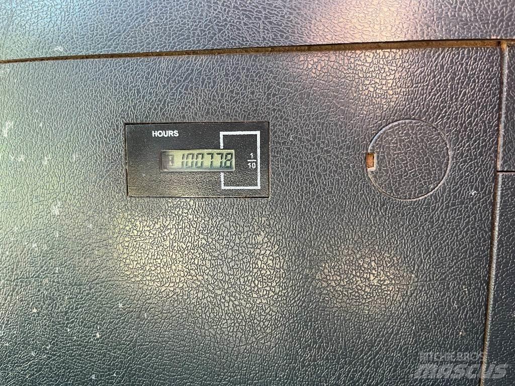 Hyundai HX 180 L Pásová rýpadla