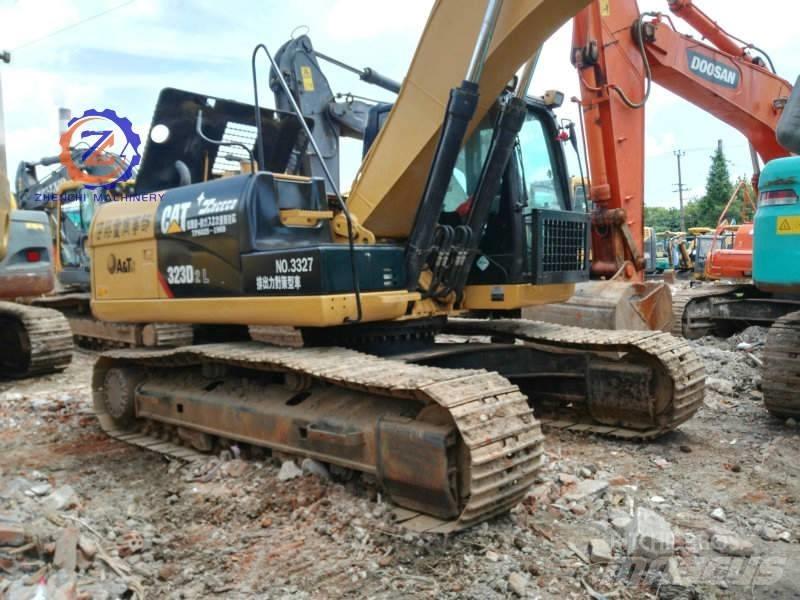 CAT 323 D L Pásová rýpadla