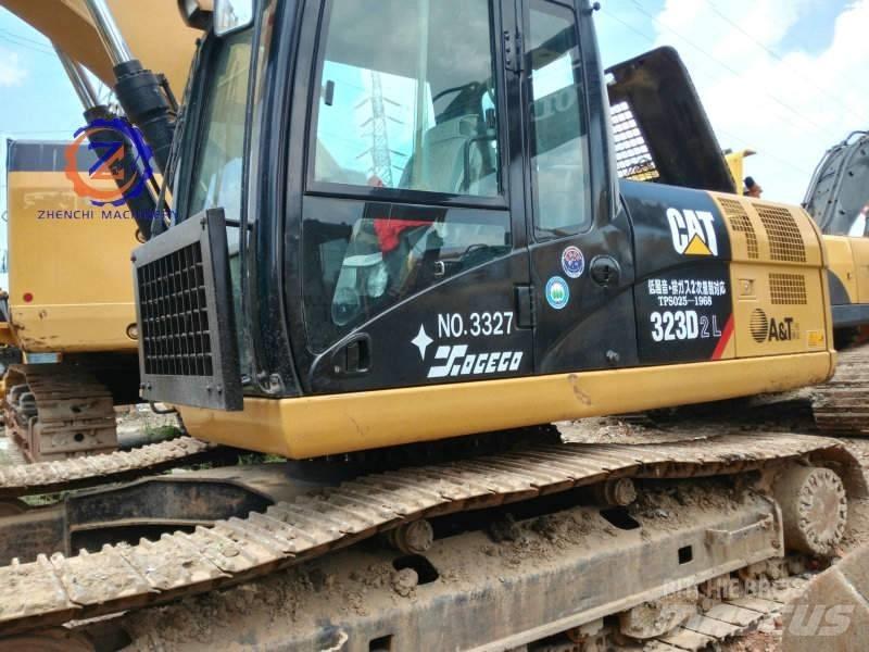 CAT 323 D L Pásová rýpadla