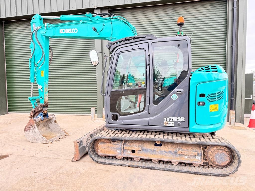 Kobelco SK75SR-7 Midi rýpadla 7t - 12t
