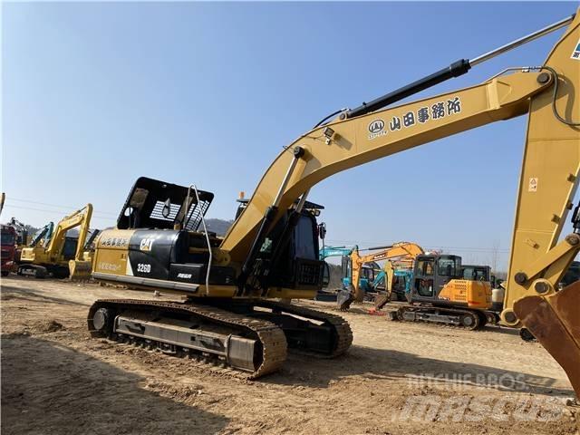 CAT 326D Pásová rýpadla