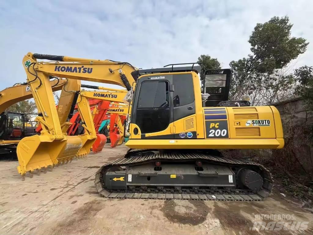 Komatsu PC 200-8 Pásová rýpadla
