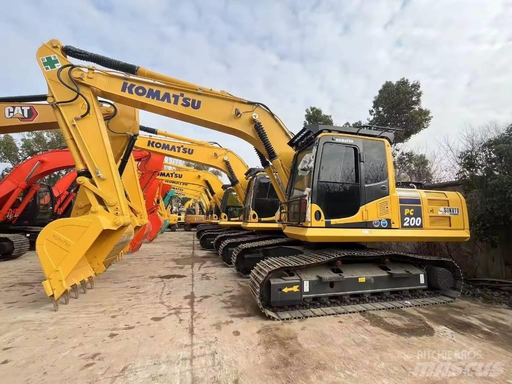Komatsu PC 200-8 Pásová rýpadla