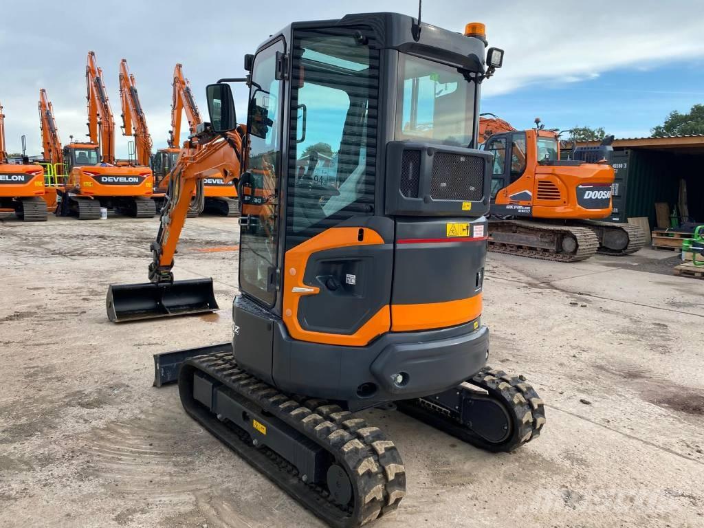 Develon DX 27 Z-7 Mini rýpadla < 7t