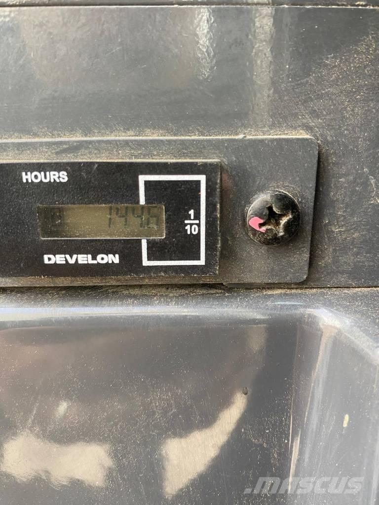 Develon DX 27 Z-7 Mini rýpadla < 7t