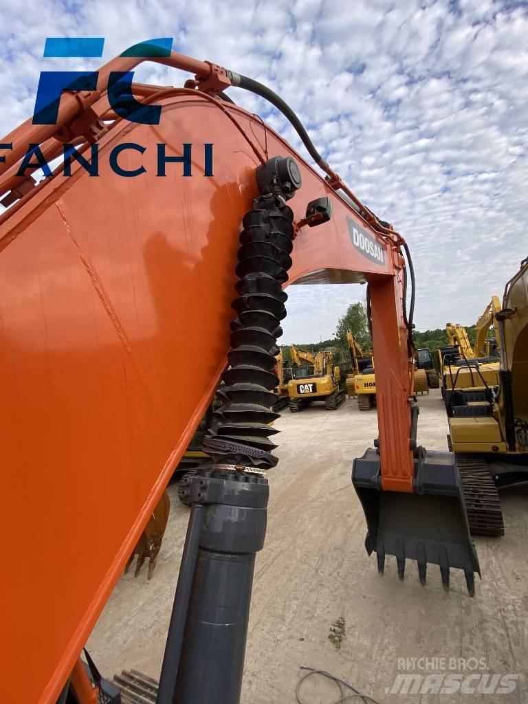 Doosan DX 340 LC Pásová rýpadla