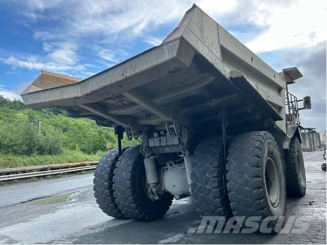 Komatsu HD605-7 Pevné dempry