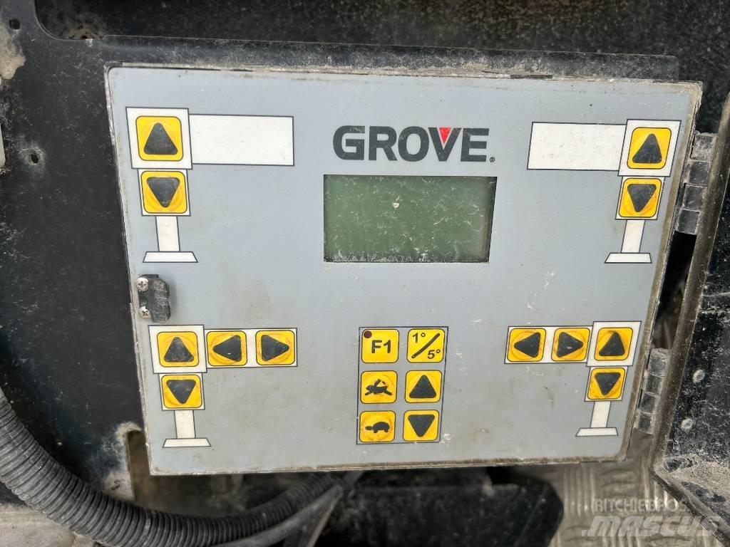 Grove GMK 5130-2 Univerzální terénní jeřáby