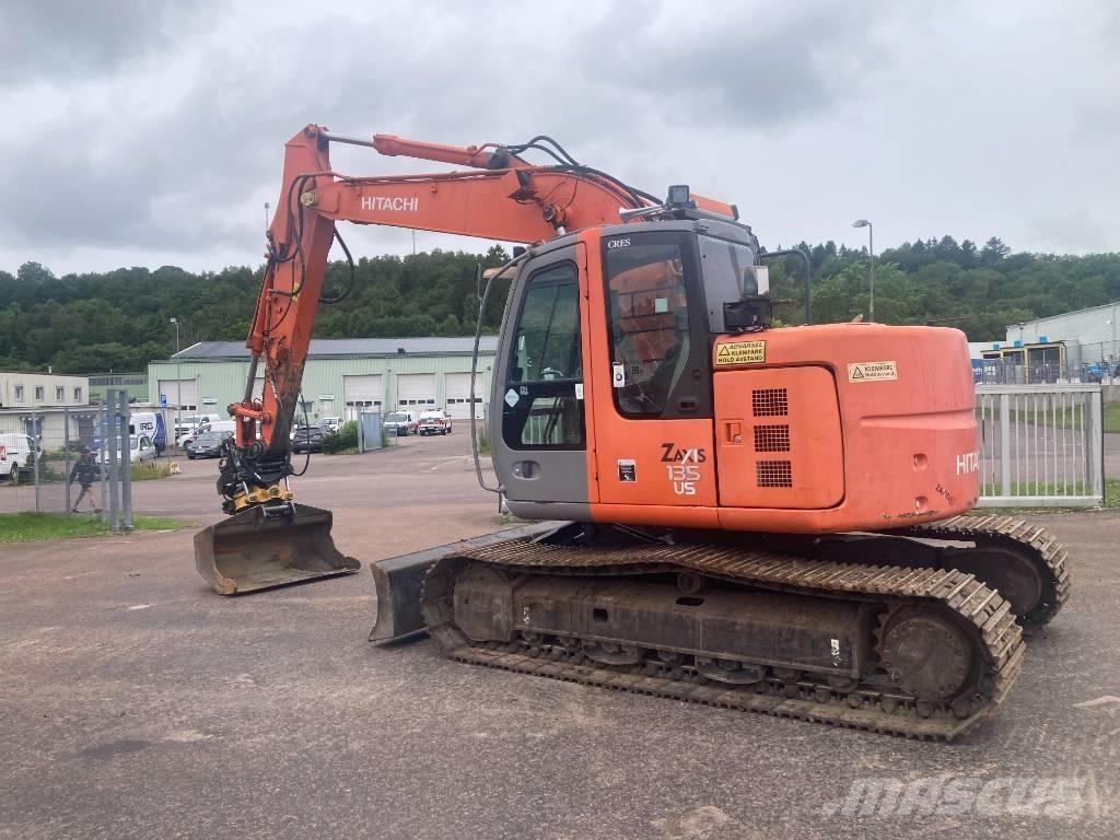 Hitachi ZX 135 US Pásová rýpadla