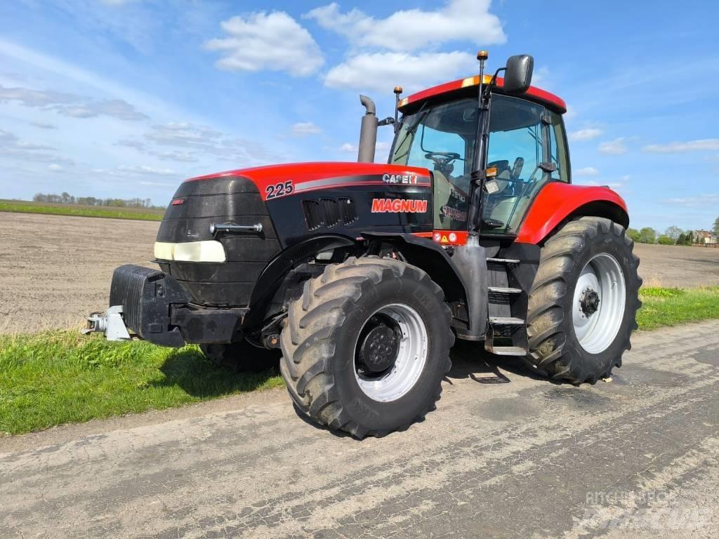 CASE MAGNUM 225 2007 Traktory