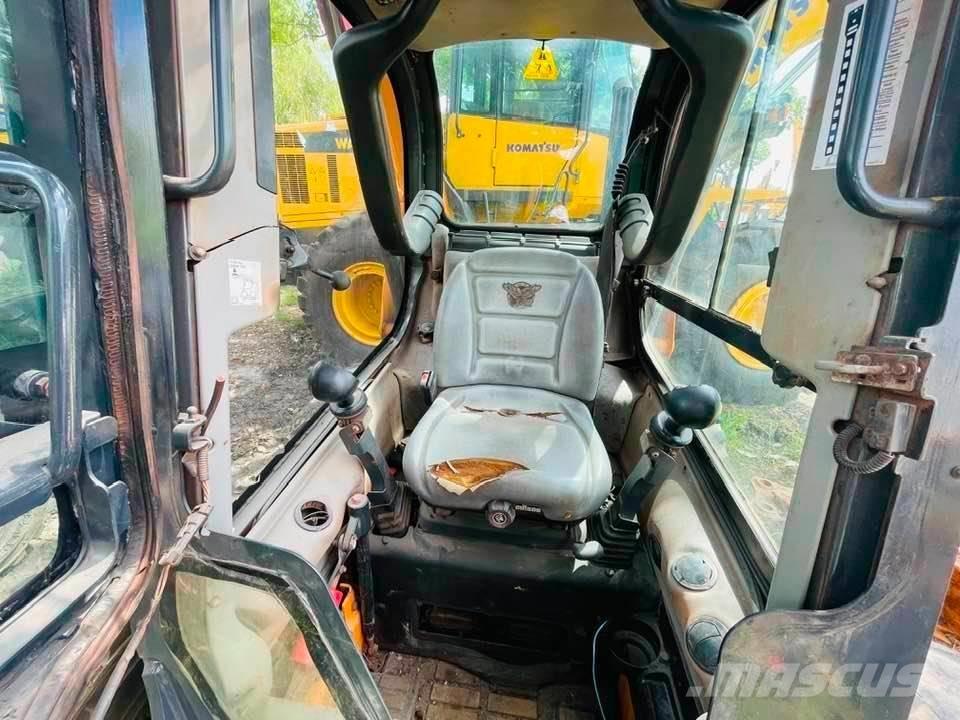 CASE SR 250 Smykem řízené nakladače
