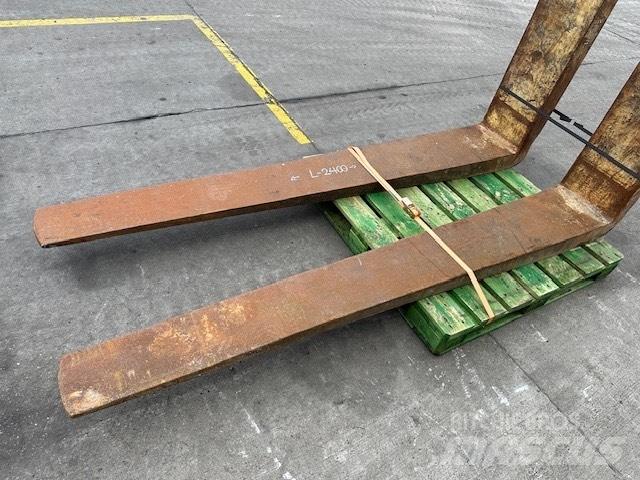 CAT 25-30 ton /988 Vidlice