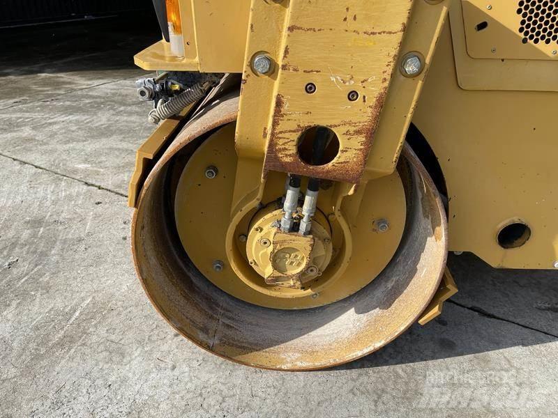 CAT CB 24 Tandemové válce