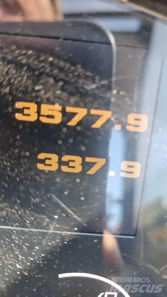 JCB 535-140 Teleskopické manipulátory